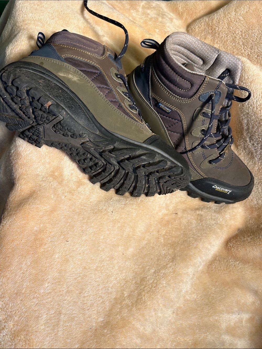Discovery Brown Lace-Up Women's Hiking Boots